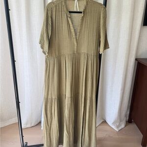 Kallie Flowy Maxi Dress in Softened Sage